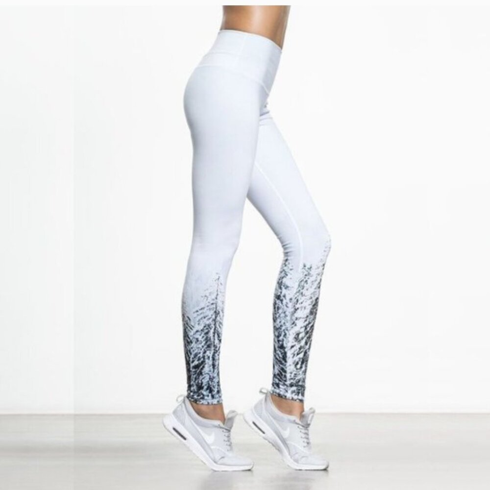 Alo Yoga Airbrush High Rise Winter Tree Leggings Women's SZ Medium Blue Run Gym